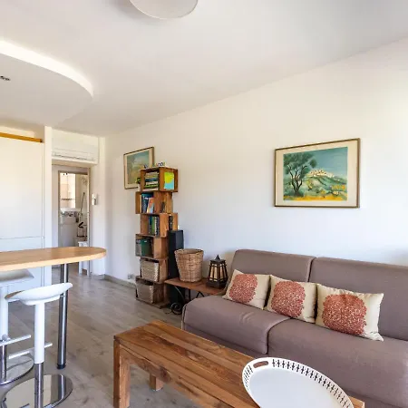 Les Palmiers-3 By Interhome Le Lavandou